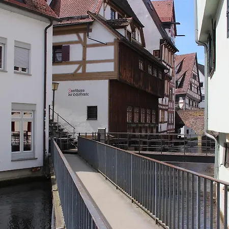 מלון Schmales Haus