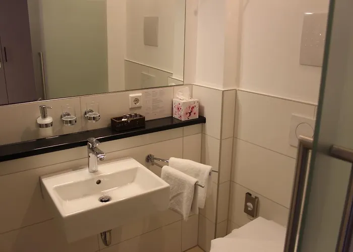 מלון Schmales Haus