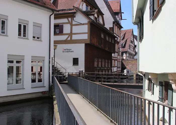 מלון Schmales Haus