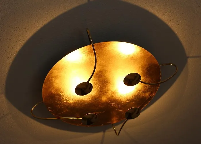 מלון Schmales Haus 2*