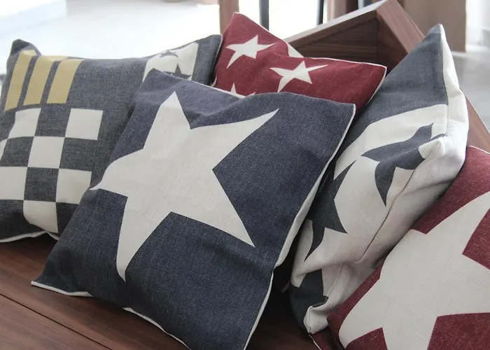 מלון Schmales Haus 2*