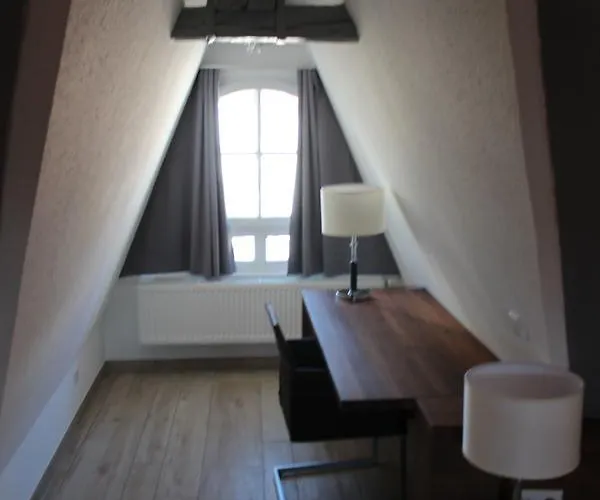 Ξενοδοχείο Schmales Haus 2*